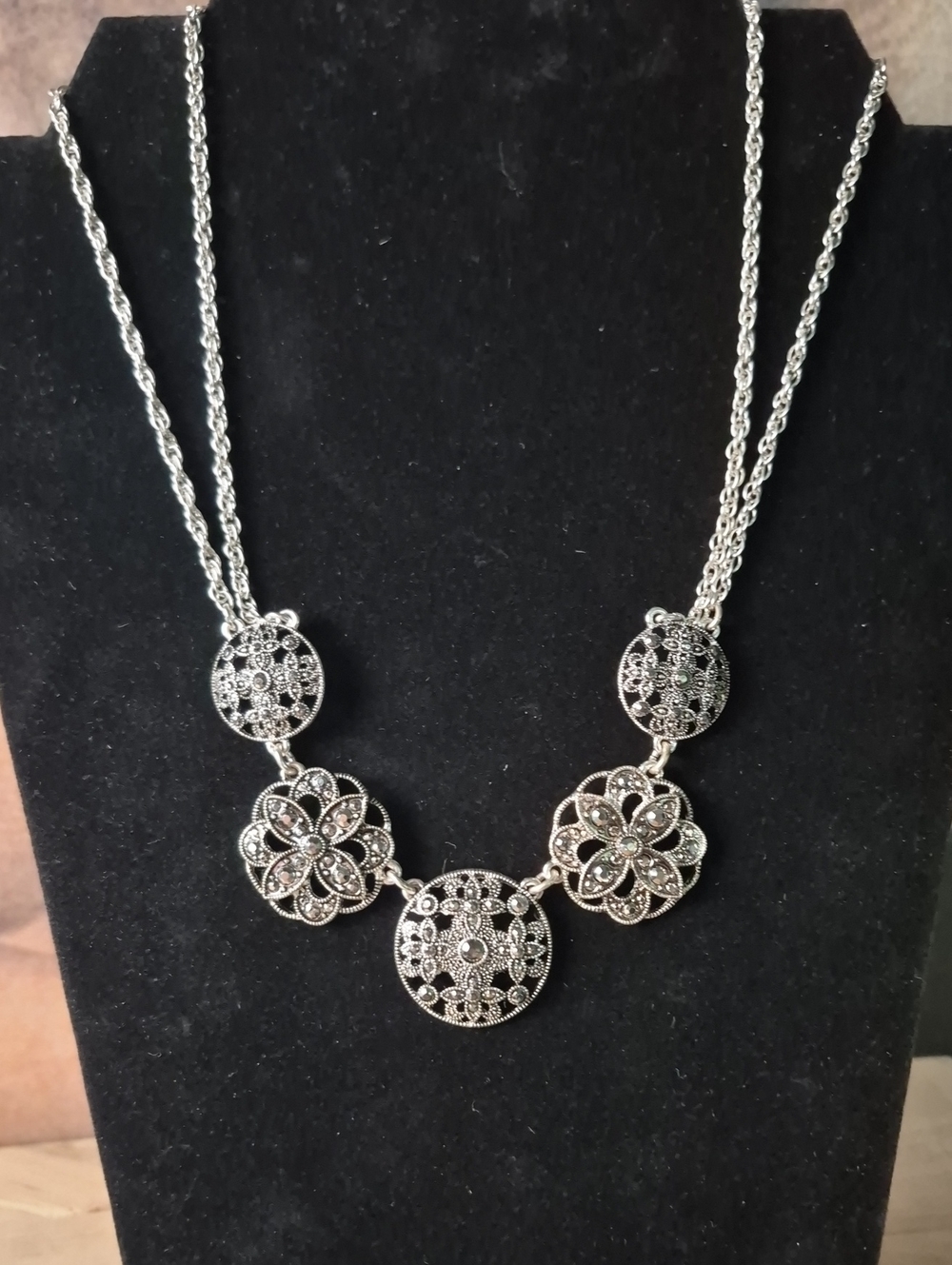 Filigree Floral Round Medallion Necklace - Silver